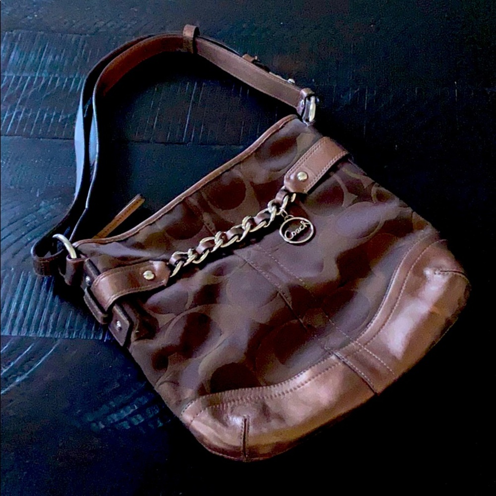 Classic Coach purse with adjustable shoulder strap
